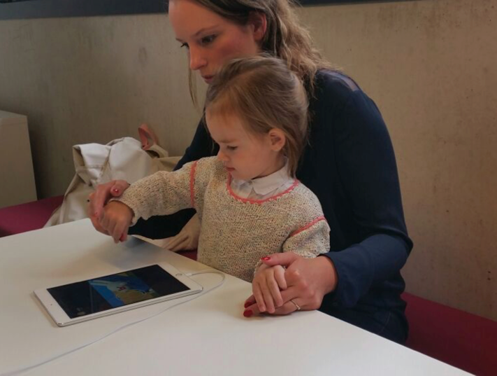 Gebruikerstest spelletje op tablet