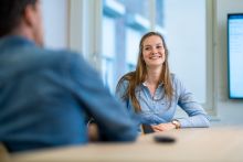 Young professional Nienke vertelt over werken bij Netvlies.