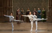 Nationale Opera en Ballet dansers op het podium