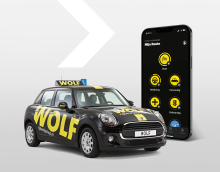 WOLF Rijbewijsshop auto en app op telefoon